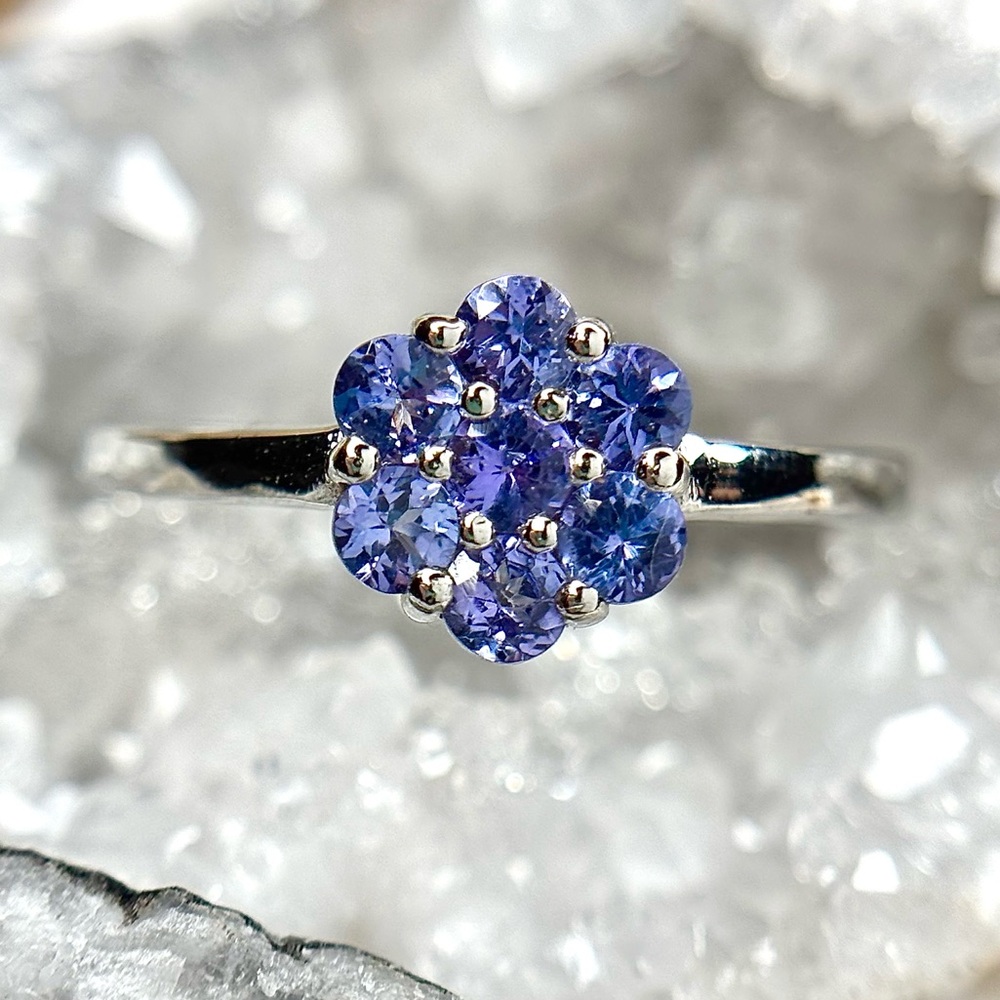 “Rare Flower” Beautiful Tanzanite Floral Style Ring! 💎 - SIZE (7)